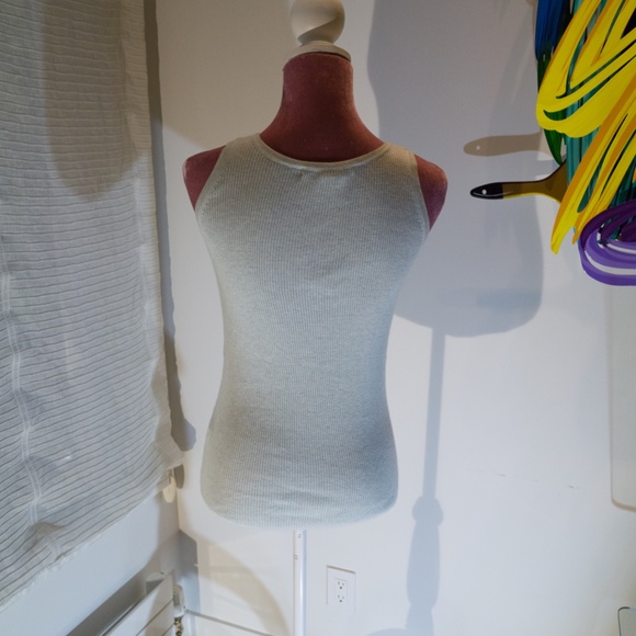 100% authentic Lacoste sleeveless cotton top - Picture 3 of 7